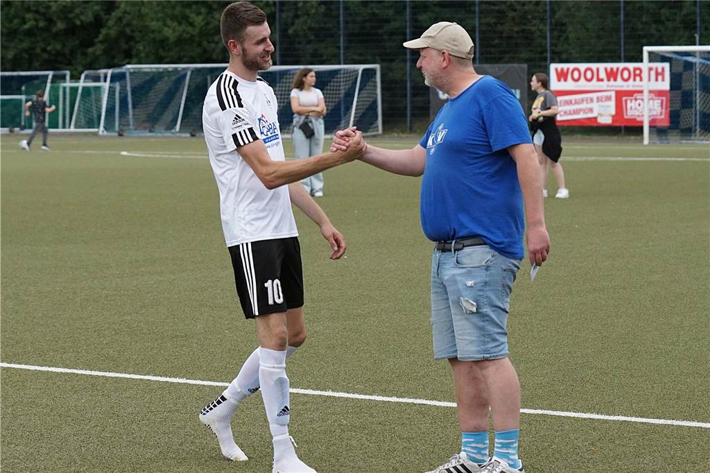 Viele Fotos um Finale des B-Turniers
