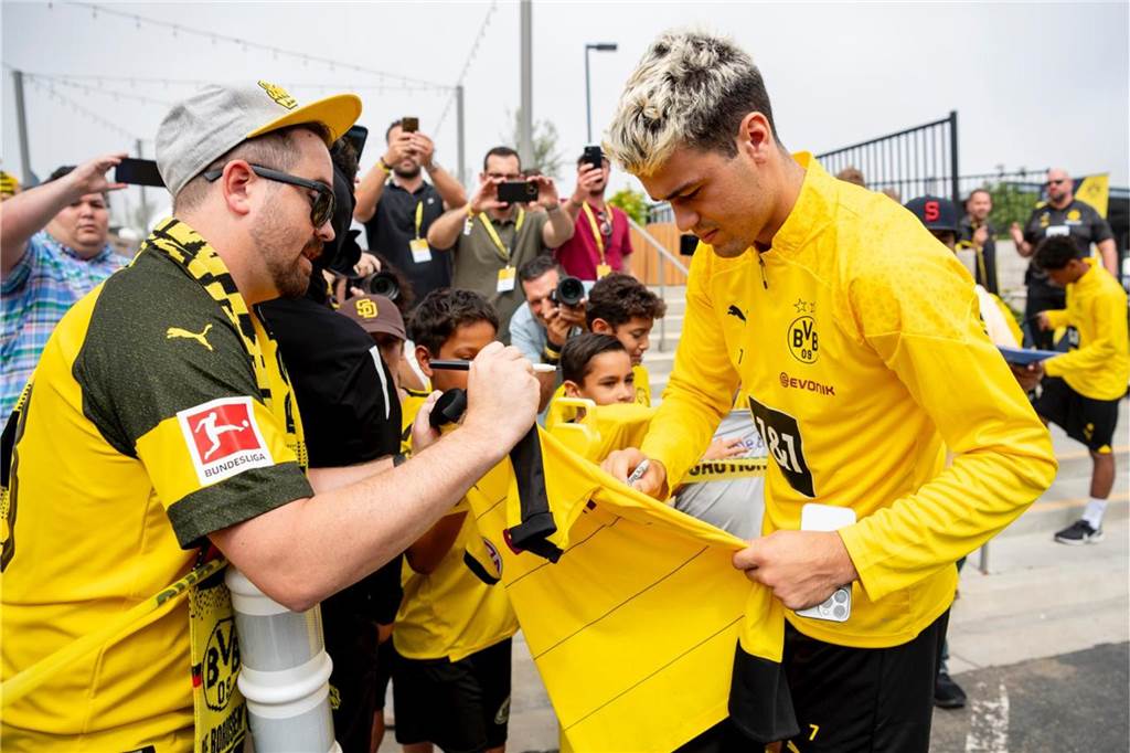 Erstes BVB-Training in San Diego: Bynoe-Gittens meldet sich zurück – Youngster tritt kürzer