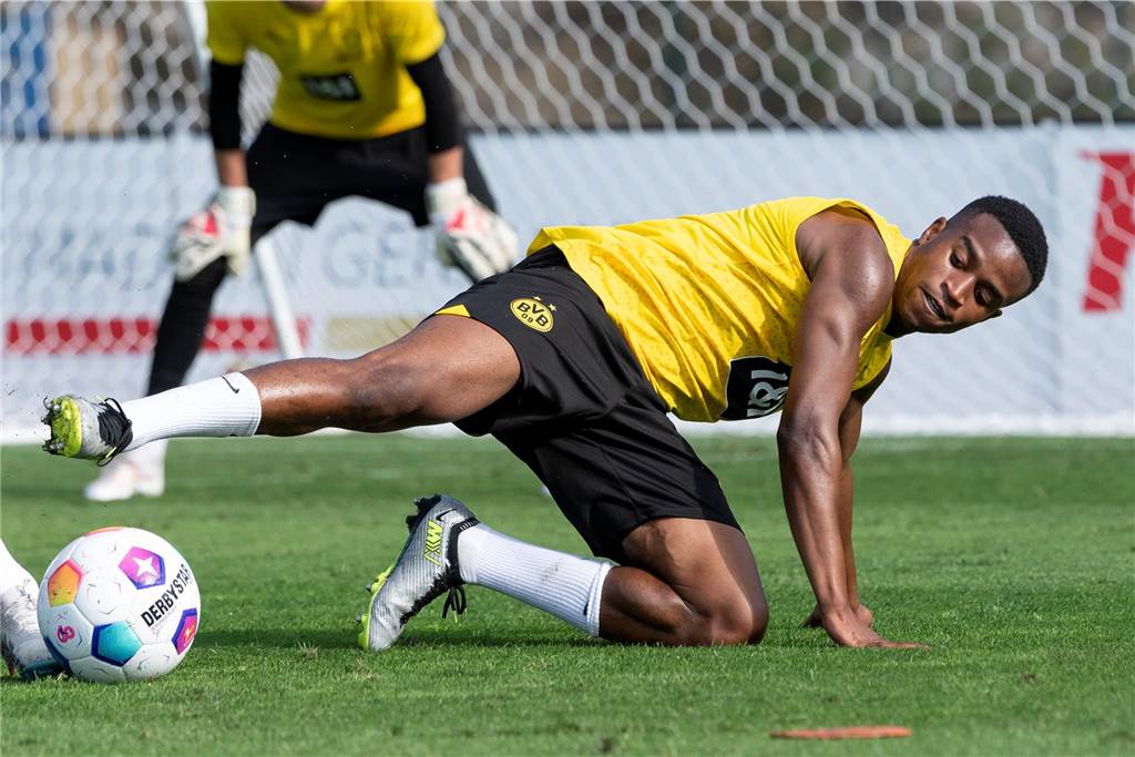 Intensive Einheiten für Schlotterbeck, Can und Co.: Viele BVB-Bilder aus San Diego