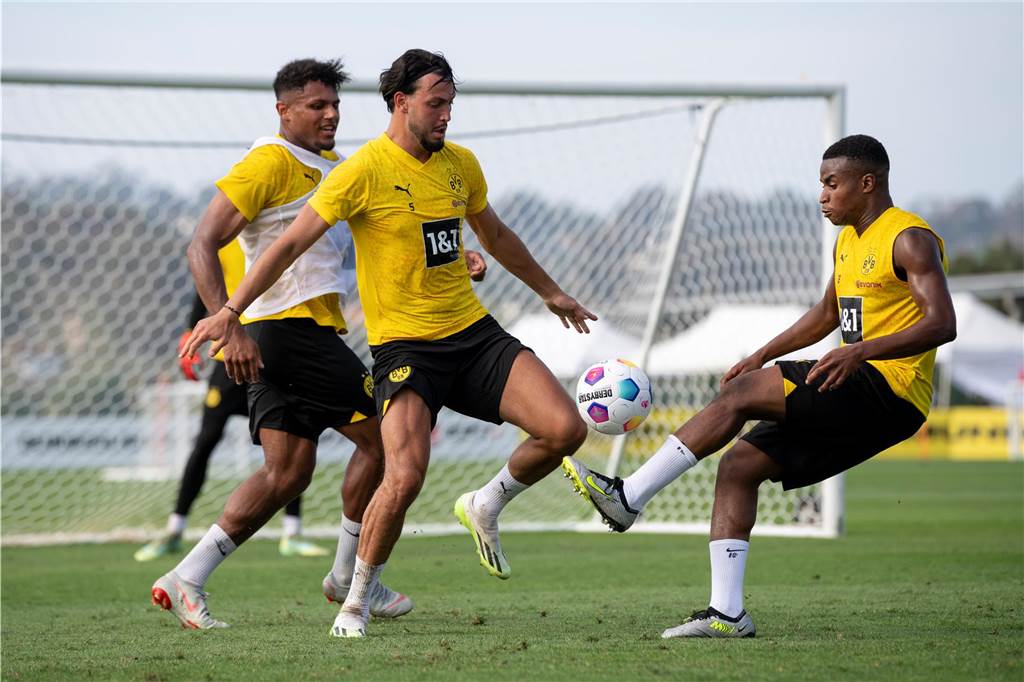 Intensive Einheiten für Schlotterbeck, Can und Co.: Viele BVB-Bilder aus San Diego
