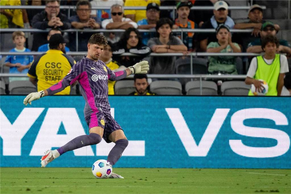 BVB müht sich gegen Wundertüte San Diego: Sorgen um Duranville und Schlotterbeck