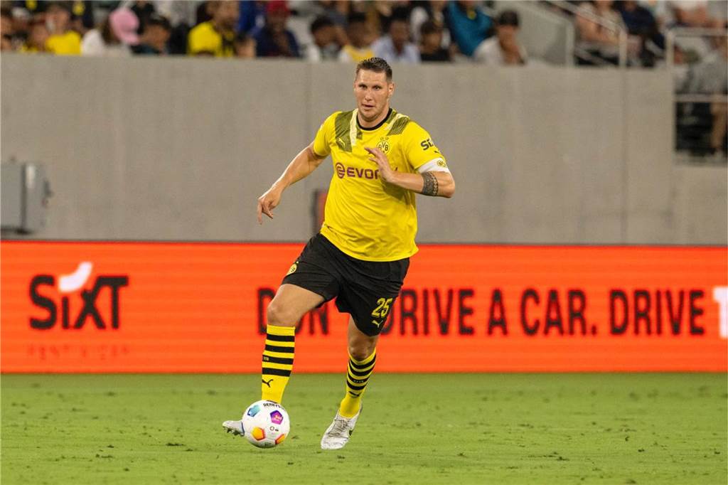 BVB müht sich gegen Wundertüte San Diego: Sorgen um Duranville und Schlotterbeck