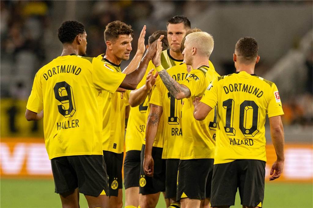 BVB müht sich gegen Wundertüte San Diego: Sorgen um Duranville und Schlotterbeck