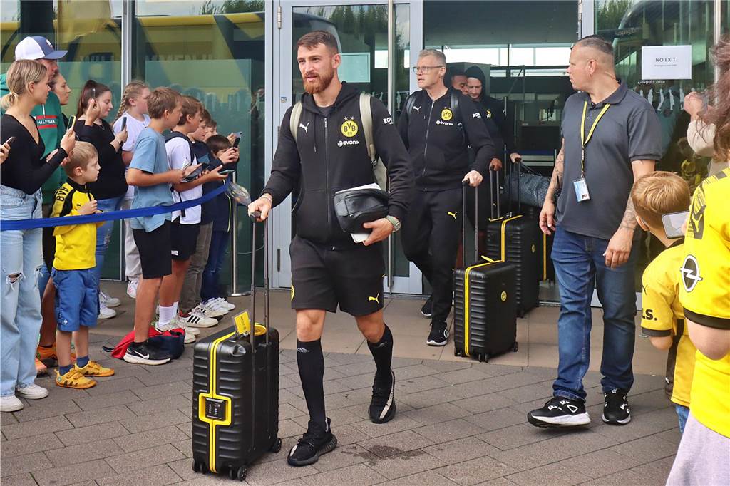 Exklusive BVB-Bilder – Reus, Haller und Co. zurück in Deutschland: Zwei Spieler reisen direkt weiter