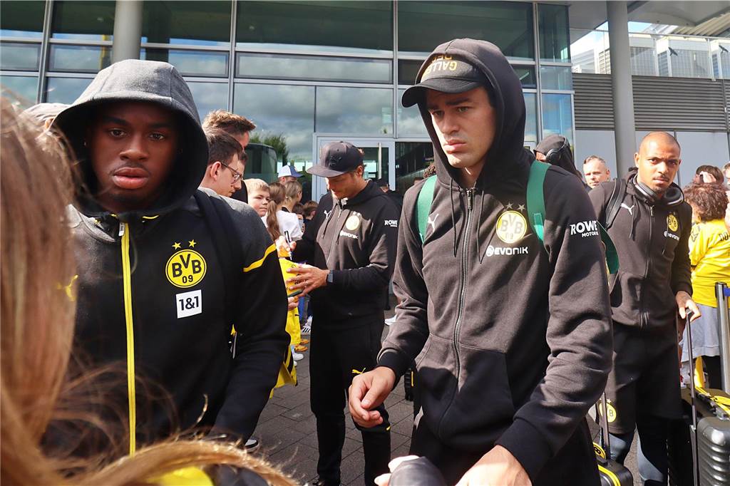 Exklusive BVB-Bilder – Reus, Haller und Co. zurück in Deutschland: Zwei Spieler reisen direkt weiter