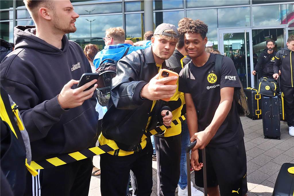 Exklusive BVB-Bilder – Reus, Haller und Co. zurück in Deutschland: Zwei Spieler reisen direkt weiter