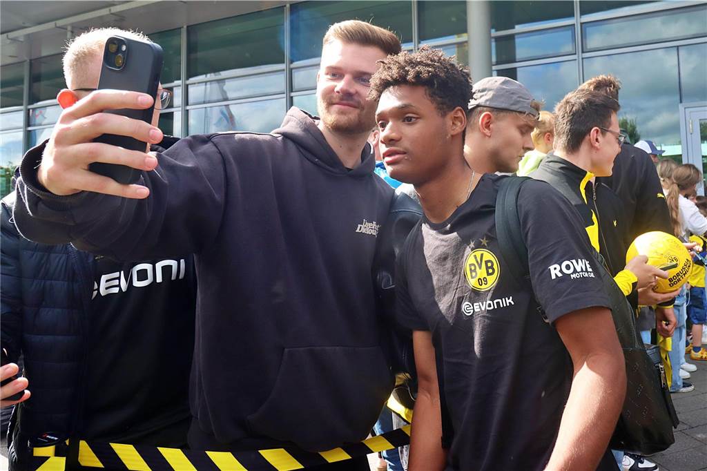 Exklusive BVB-Bilder – Reus, Haller und Co. zurück in Deutschland: Zwei Spieler reisen direkt weiter