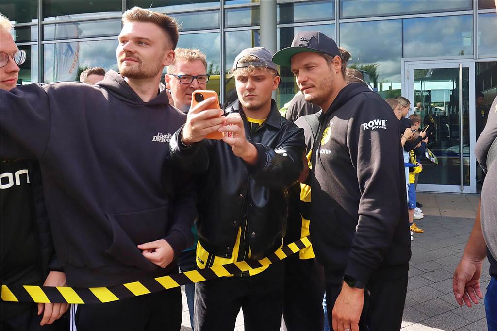 Exklusive BVB-Bilder – Reus, Haller und Co. zurück in Deutschland: Zwei Spieler reisen direkt weiter