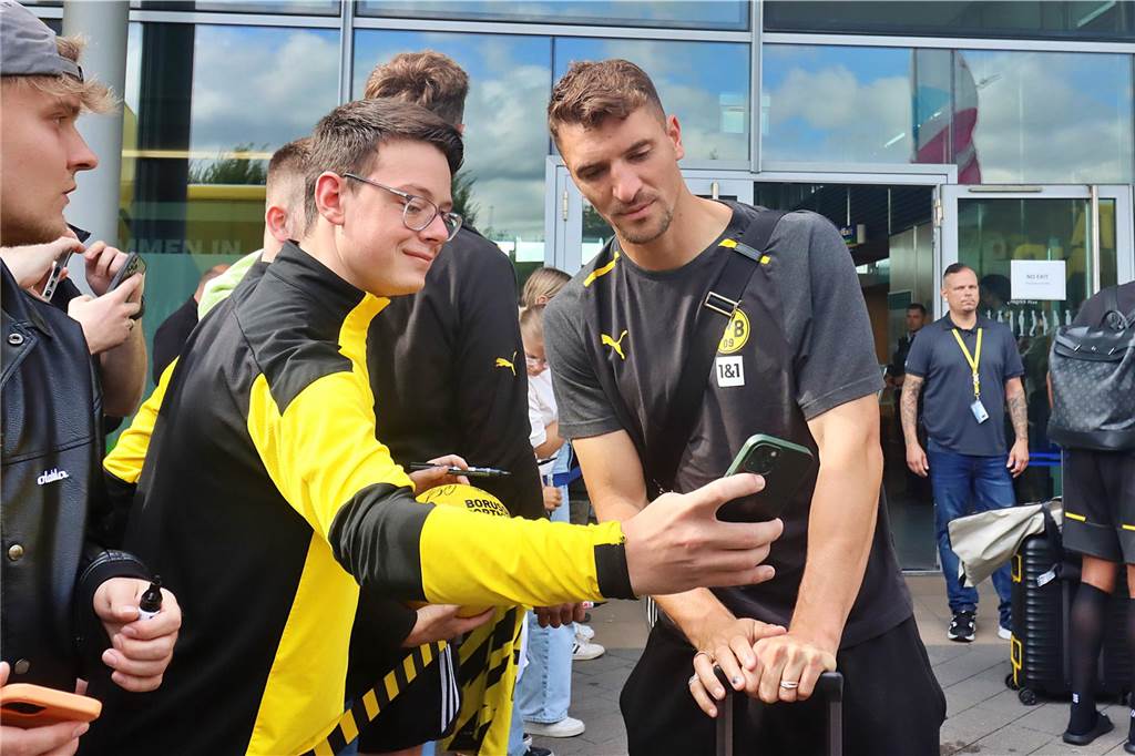 Exklusive BVB-Bilder – Reus, Haller und Co. zurück in Deutschland: Zwei Spieler reisen direkt weiter
