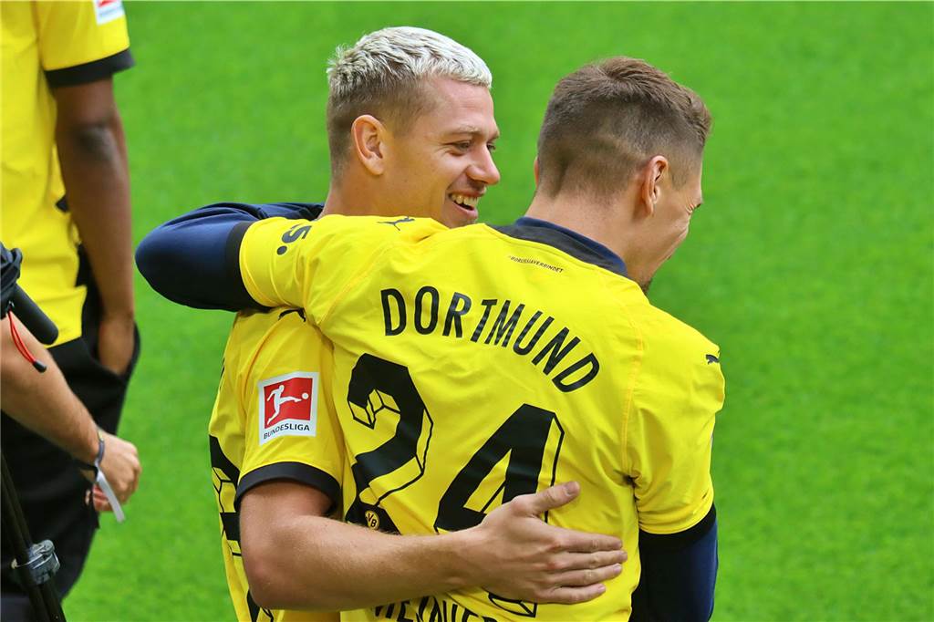 Sabitzer will „Titel gewinnen“ – Rückschlag für Adeyemi : Viele Bilder der BVB-Saisoneröffnung