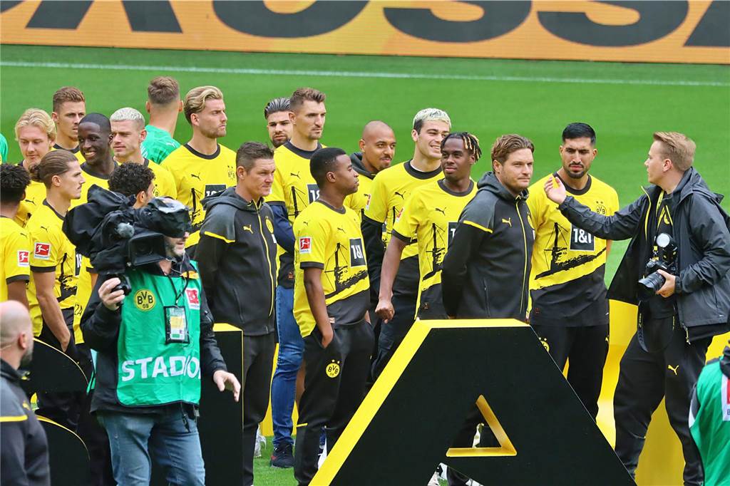 Sabitzer will „Titel gewinnen“ – Rückschlag für Adeyemi : Viele Bilder der BVB-Saisoneröffnung