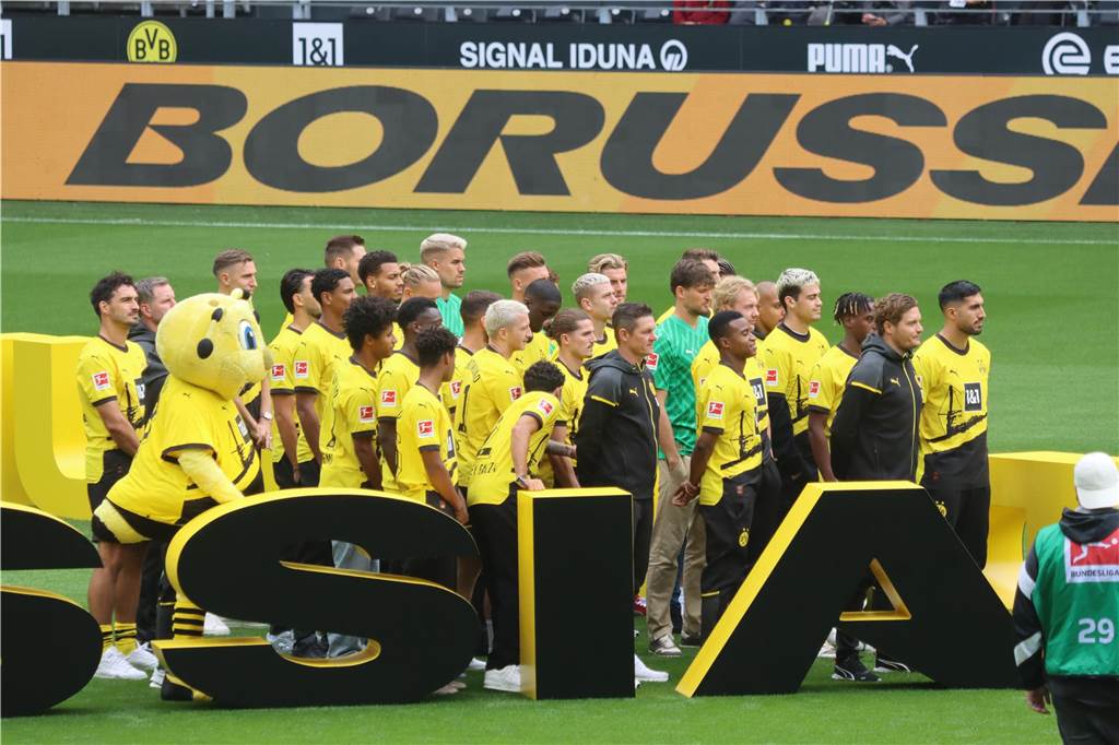 Sabitzer will „Titel gewinnen“ – Rückschlag für Adeyemi : Viele Bilder der BVB-Saisoneröffnung