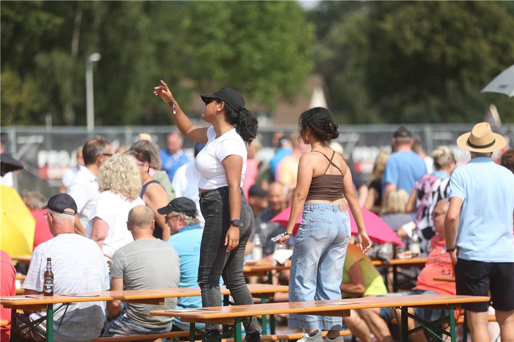 Bier und Weißwurst zum Festivalabschluss: Dritter Tag beim Project Germany in Capelle