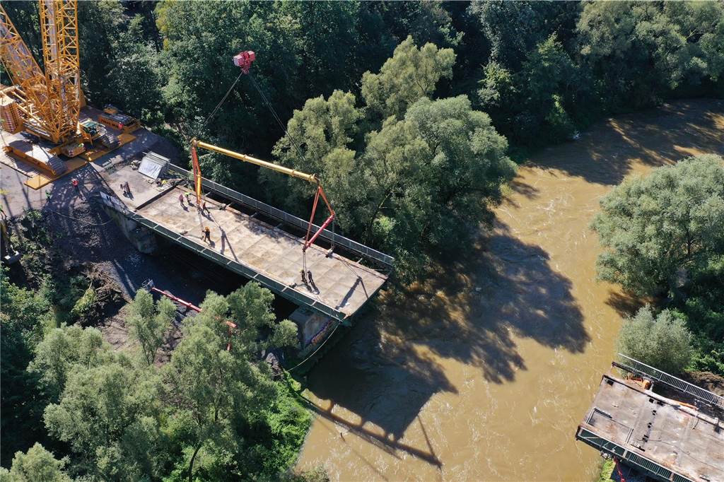 100 Jahre alte Lippebrücke in Dorsten verschwindet: Viele Fotos zeigen aufwendige Demontage