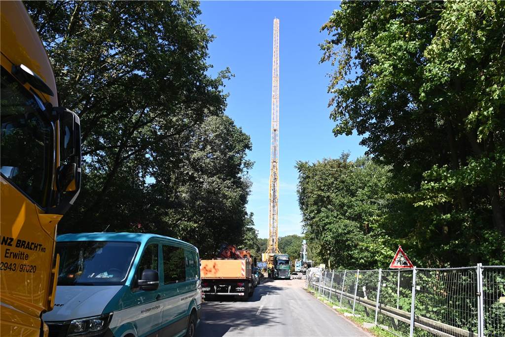 100 Jahre alte Lippebrücke in Dorsten verschwindet: Viele Fotos zeigen aufwendige Demontage