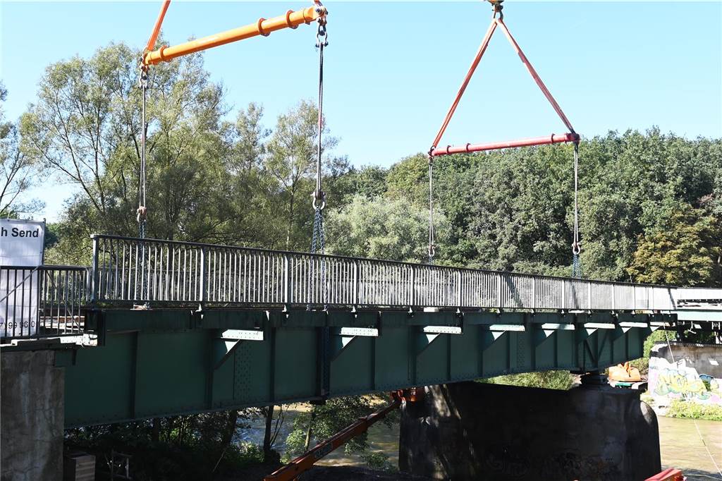 100 Jahre alte Lippebrücke in Dorsten verschwindet: Viele Fotos zeigen aufwendige Demontage