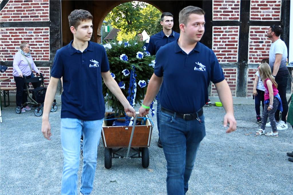Schützenfest Sythen 2023: Viele Fotos vom Festauftakt am Schloss Sythen