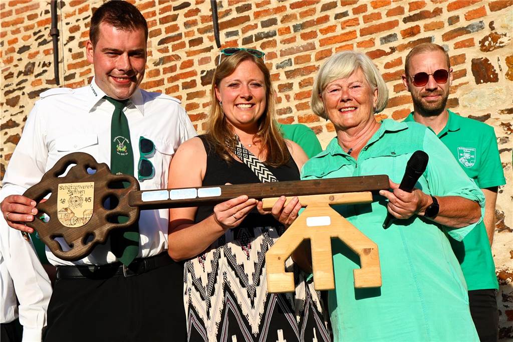 Schützenfest Sythen 2023: Viele Fotos vom Festauftakt am Schloss Sythen