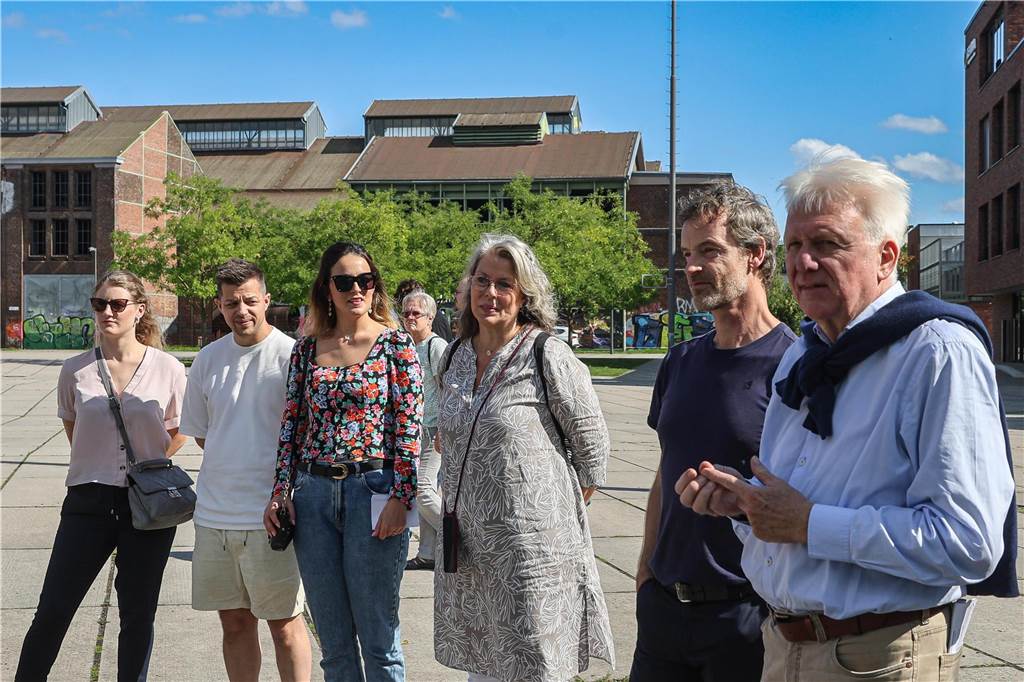 Auf Tatort-Tour mit Jörg Hartmann und Ex-OB Ullrich Sierau