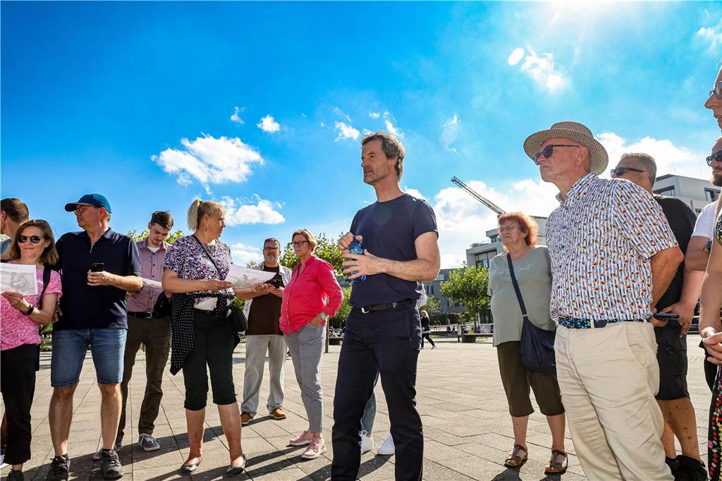 Auf Tatort-Tour mit Jörg Hartmann und Ex-OB Ullrich Sierau