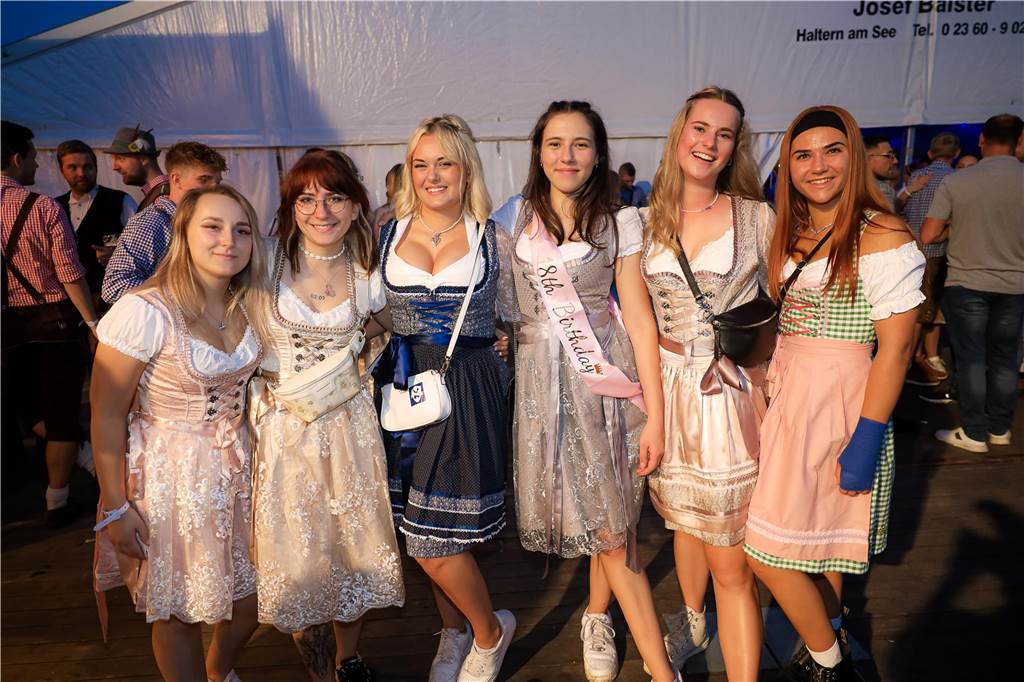 Mordsgaudi auf den Kirchhellener-Wiesn: Die schönsten Fotos vom Oktoberfest