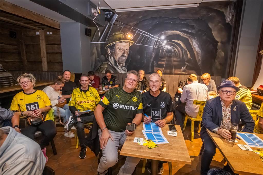 Exklusive Bilder vom 400. BVB-Podcast: Torwart Alexander Meyer zu Gast in der Westfalenschenke