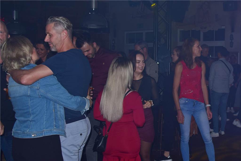 Party im Lakeside Inn in Haltern: 800 Gäste tanzen bis in den frühen Morgen