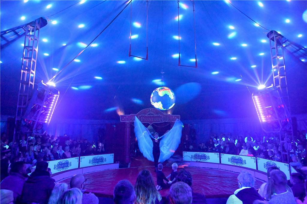 Nordkirchener Grundschulkinder in der Zirkus-Manege