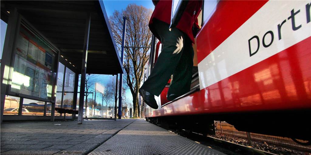 Zeit wird knapp: Stadtbahn-Haltestellen an der B1 sollen provisorisch umgebaut werden Zeit wird knapp: Stadtbahn-Haltestellen an der B1 sollen provisorisch umgebaut werden