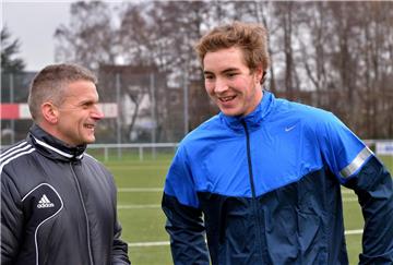 Lüner begleitet Tennis-Profi durch die Saison