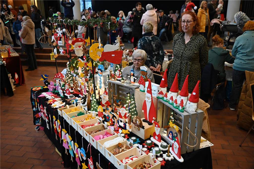 Viele Fotos vom Barkenberger Weihnachtsmarkt in Dorsten: Schlechtes Wetter hält Besucher nicht fern