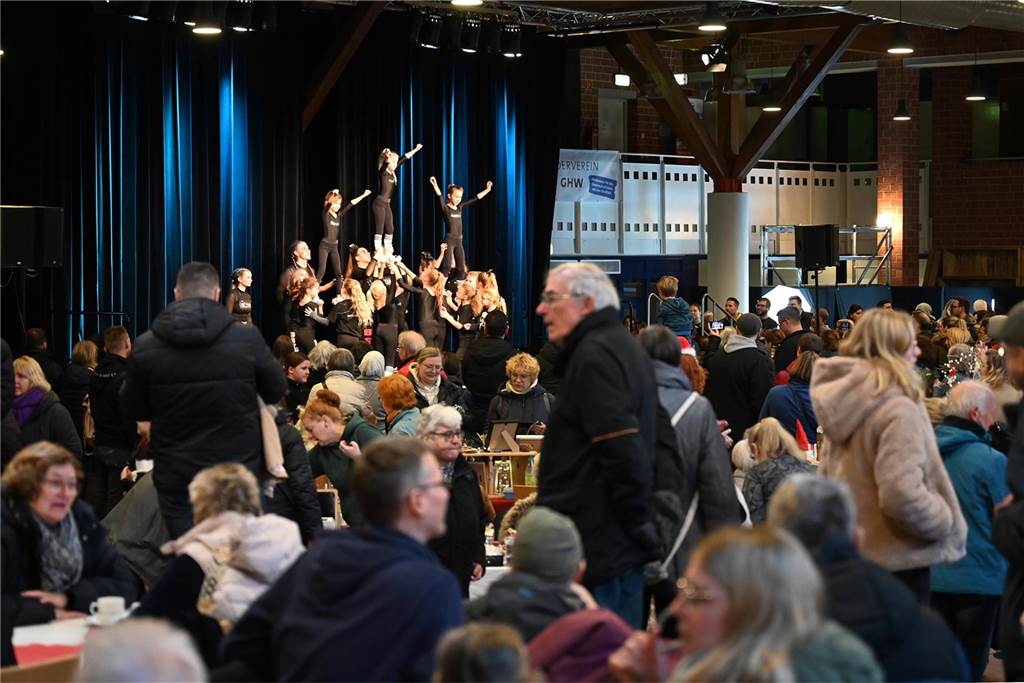 Viele Fotos vom Barkenberger Weihnachtsmarkt in Dorsten: Schlechtes Wetter hält Besucher nicht fern
