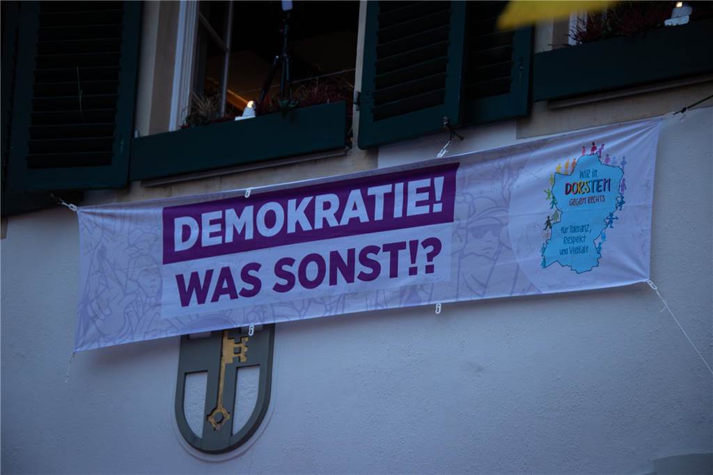 5000 Dorstener demonstrieren für die Demokratie: Viele Fotos von der Kundgebung auf dem Marktplatz