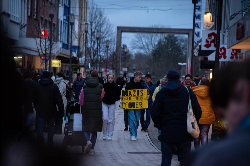 5000 Dorstener demonstrieren für die Demokratie: Viele Fotos von der Kundgebung auf dem Marktplatz