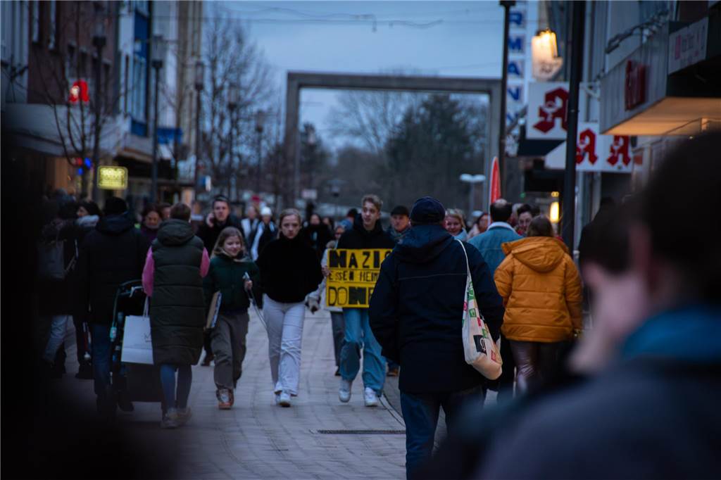 5000 Dorstener demonstrieren für die Demokratie: Viele Fotos von der Kundgebung auf dem Marktplatz