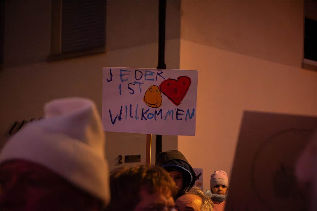 5000 Dorstener demonstrieren für die Demokratie: Viele Fotos von der Kundgebung auf dem Marktplatz