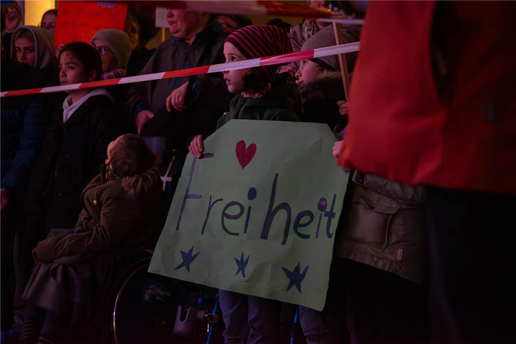 5000 Dorstener demonstrieren für die Demokratie: Viele Fotos von der Kundgebung auf dem Marktplatz