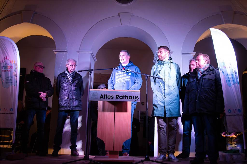 5000 Dorstener demonstrieren für die Demokratie: Viele Fotos von der Kundgebung auf dem Marktplatz