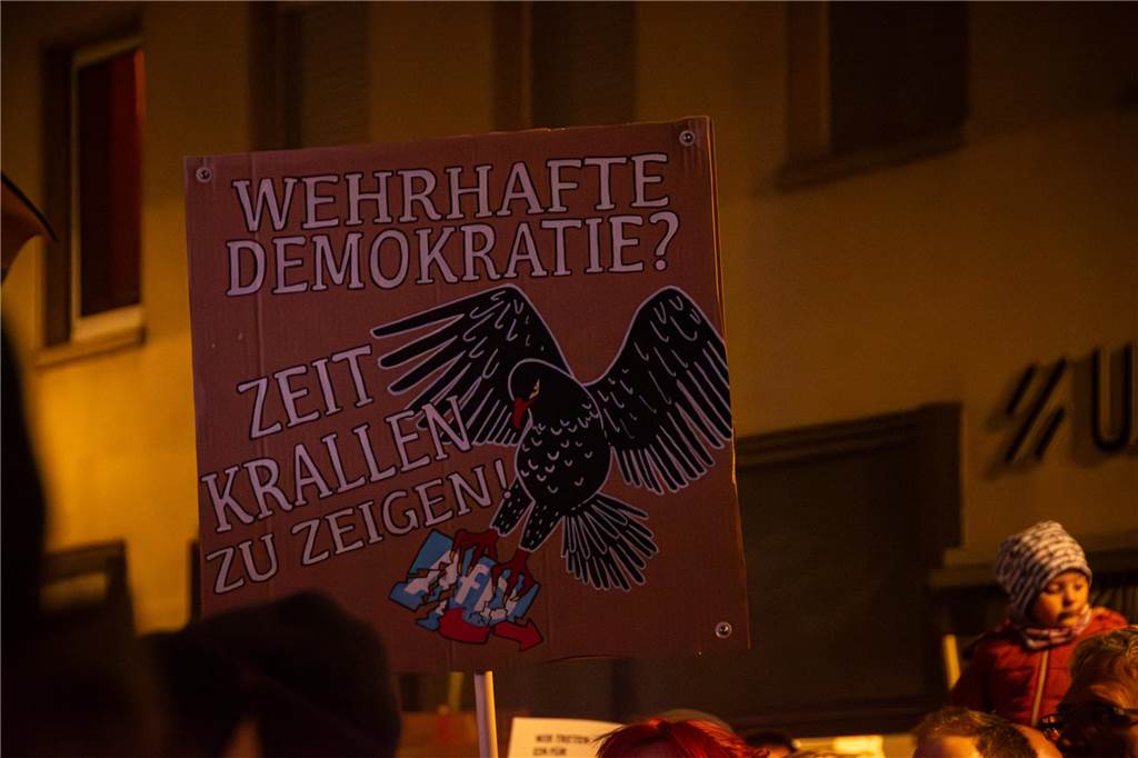 5000 Dorstener demonstrieren für die Demokratie: Viele Fotos von der Kundgebung auf dem Marktplatz