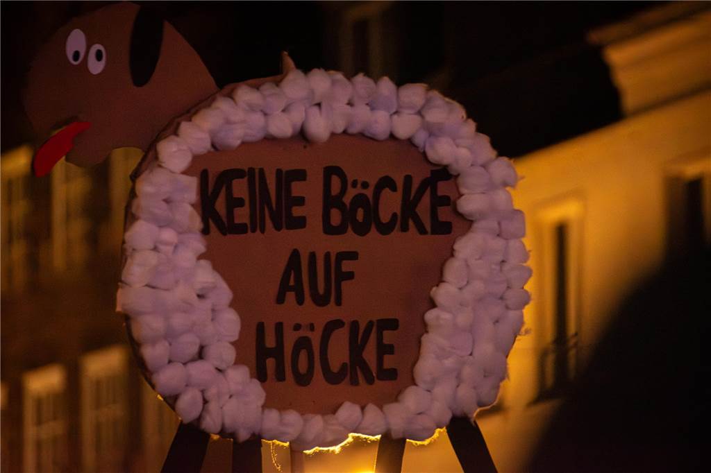 5000 Dorstener demonstrieren für die Demokratie: Viele Fotos von der Kundgebung auf dem Marktplatz