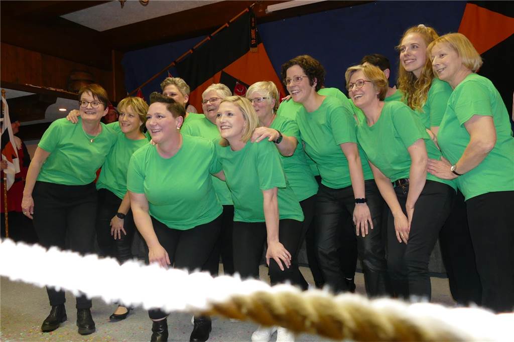 Viele Bilder: Kolpingkarneval in Graes: Grandioser Büttenabend
