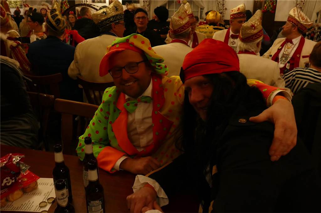 Viele Bilder: Kolpingkarneval in Graes: Grandioser Büttenabend