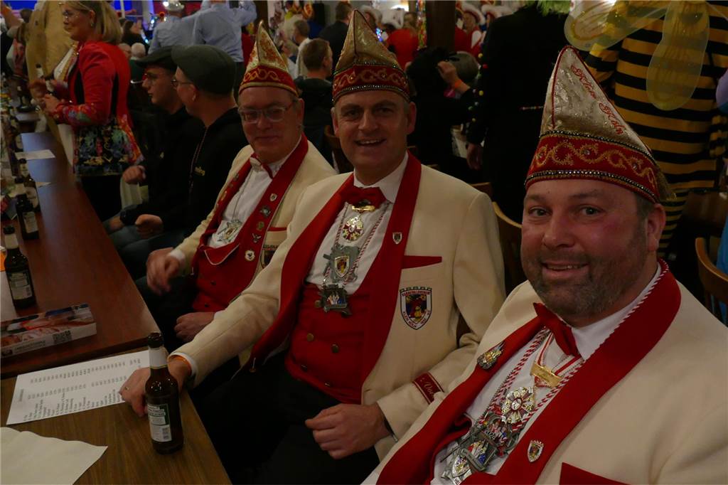 Viele Bilder: Kolpingkarneval in Graes: Grandioser Büttenabend
