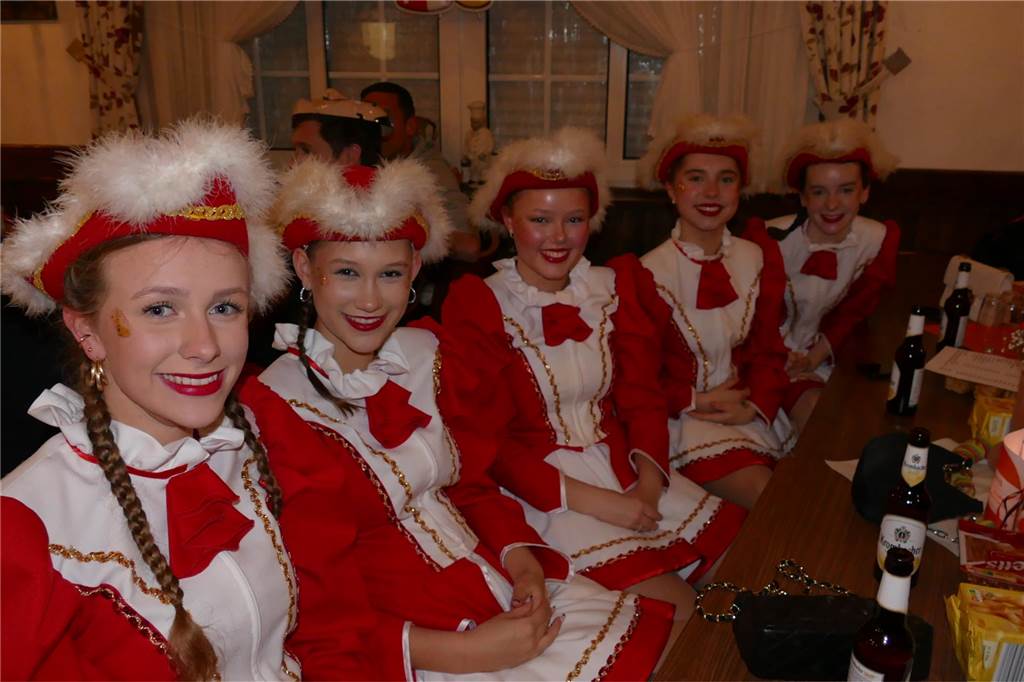 Viele Bilder: Kolpingkarneval in Graes: Grandioser Büttenabend