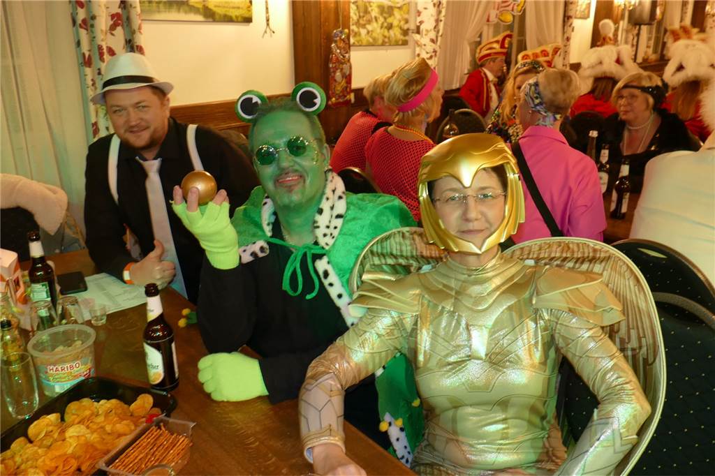 Viele Bilder: Kolpingkarneval in Graes: Grandioser Büttenabend