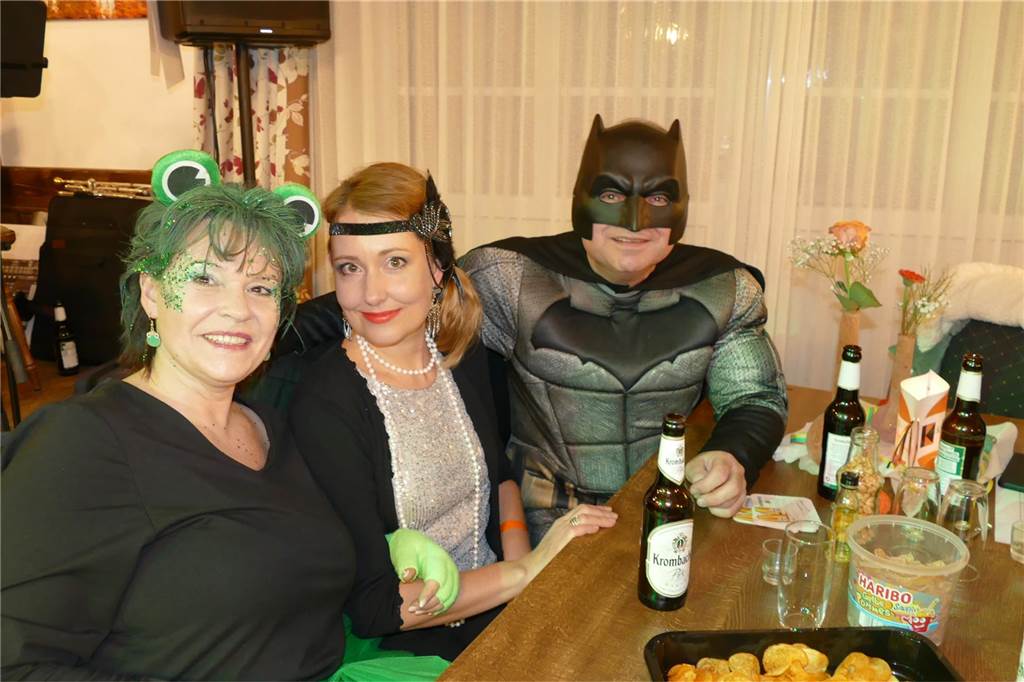 Viele Bilder: Kolpingkarneval in Graes: Grandioser Büttenabend