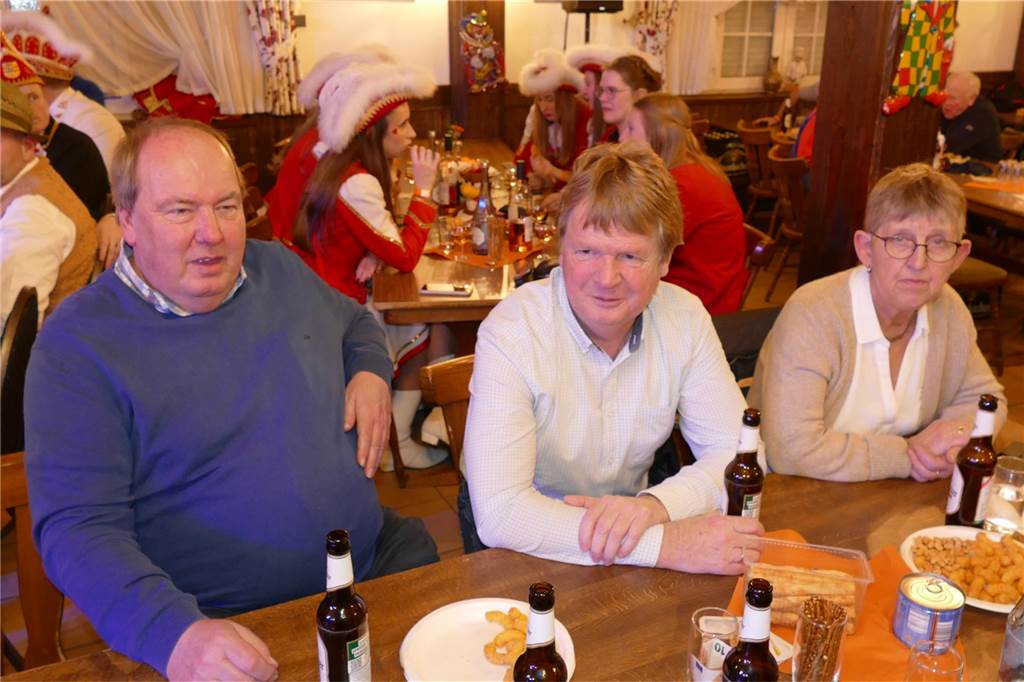 Viele Bilder: Kolpingkarneval in Graes: Grandioser Büttenabend