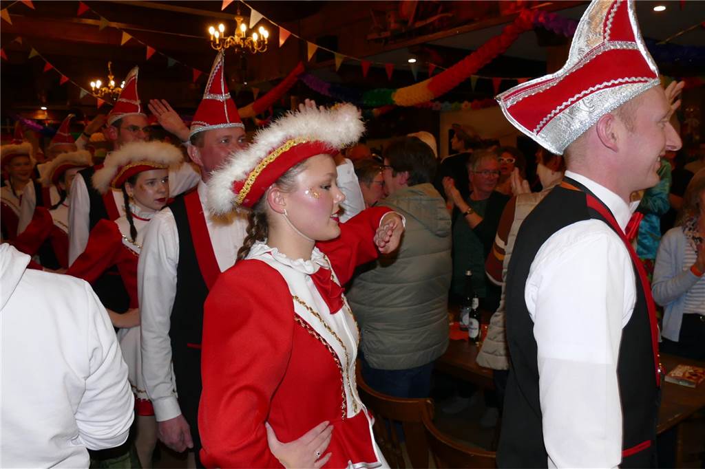 Viele Bilder: Kolpingkarneval in Graes: Grandioser Büttenabend