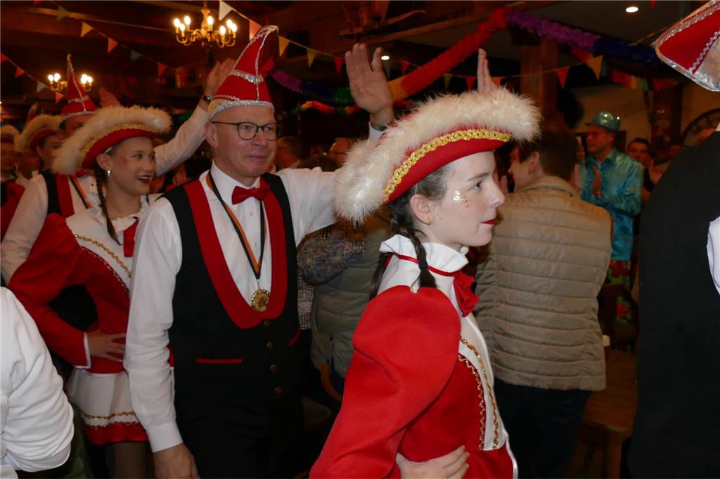 Viele Bilder: Kolpingkarneval in Graes: Grandioser Büttenabend