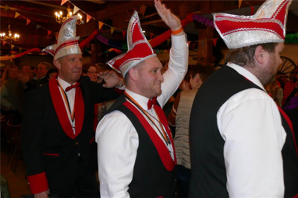 Viele Bilder: Kolpingkarneval in Graes: Grandioser Büttenabend